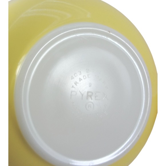 Vintage Pyrex Yellow Orange Nesting Mixing Bowls Set of 3 Models 401 402 403